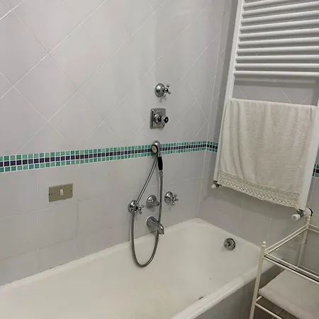 Appartamento In Villa Con Piscina *